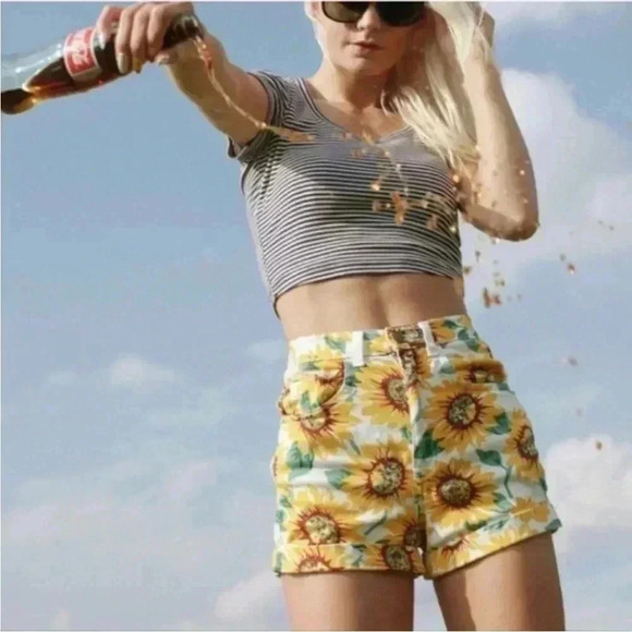 4/$25 American Apparel High Waist Sunflower Jean Shorts Sz 23 - Picture 2 of 13